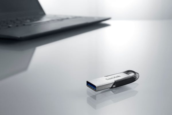 SanDisk Ultra Flair 64GB Flash Drive Secure Fast Transfer-3